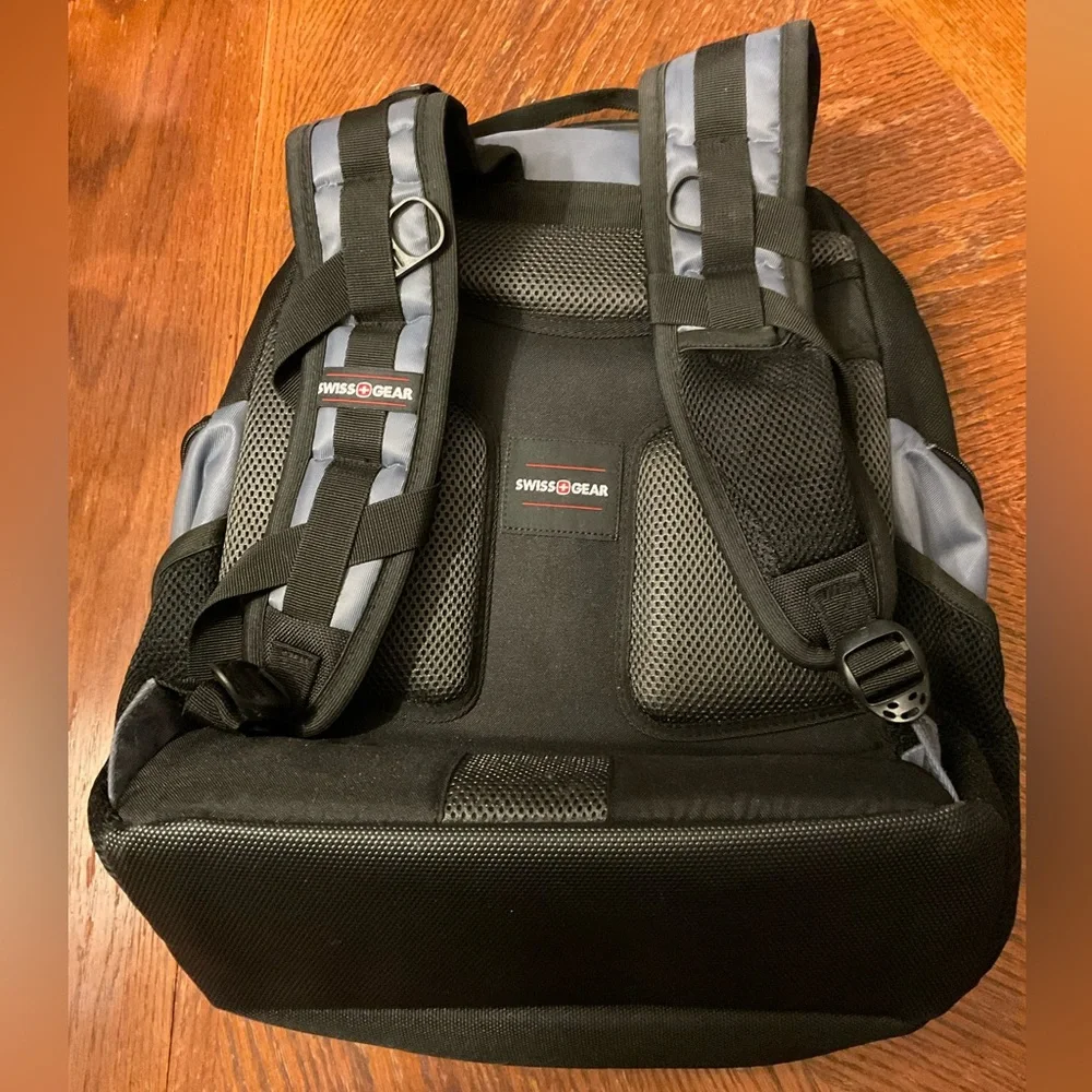 SwissGear Wenger Exclusive Super Deluxe 17” Laptop/Storage/Organizer Backpack!